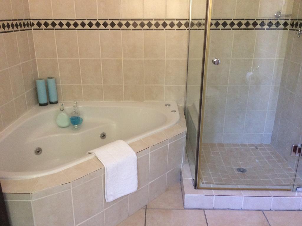 Lu'S Guest House Paarl Bagian luar foto