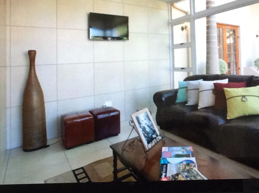Lu'S Guest House Paarl Bagian luar foto
